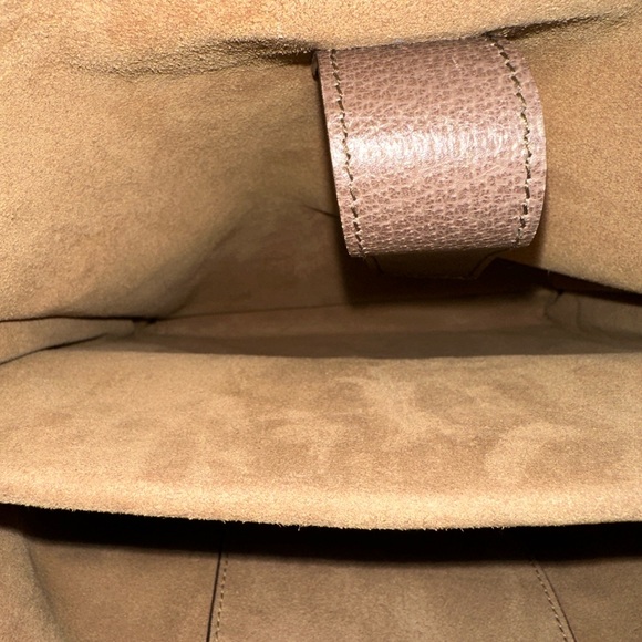 Gucci Tian GG Supreme Backpack
Monogram GG Floral Pattern Beige/Ebony/Multicolor - Picture 11 of 13